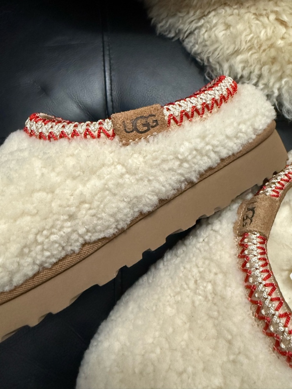 NWT UGG Women’s Tasman Maxi Curly Slipper Natural Sz 7 - Picture 2 of 8